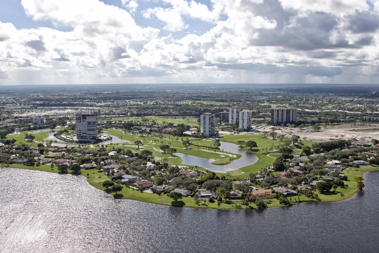 1900 Consulate Place, Unit 2104 West Palm Beach, FL 33401 - Photo 72 of 72 a view of a city