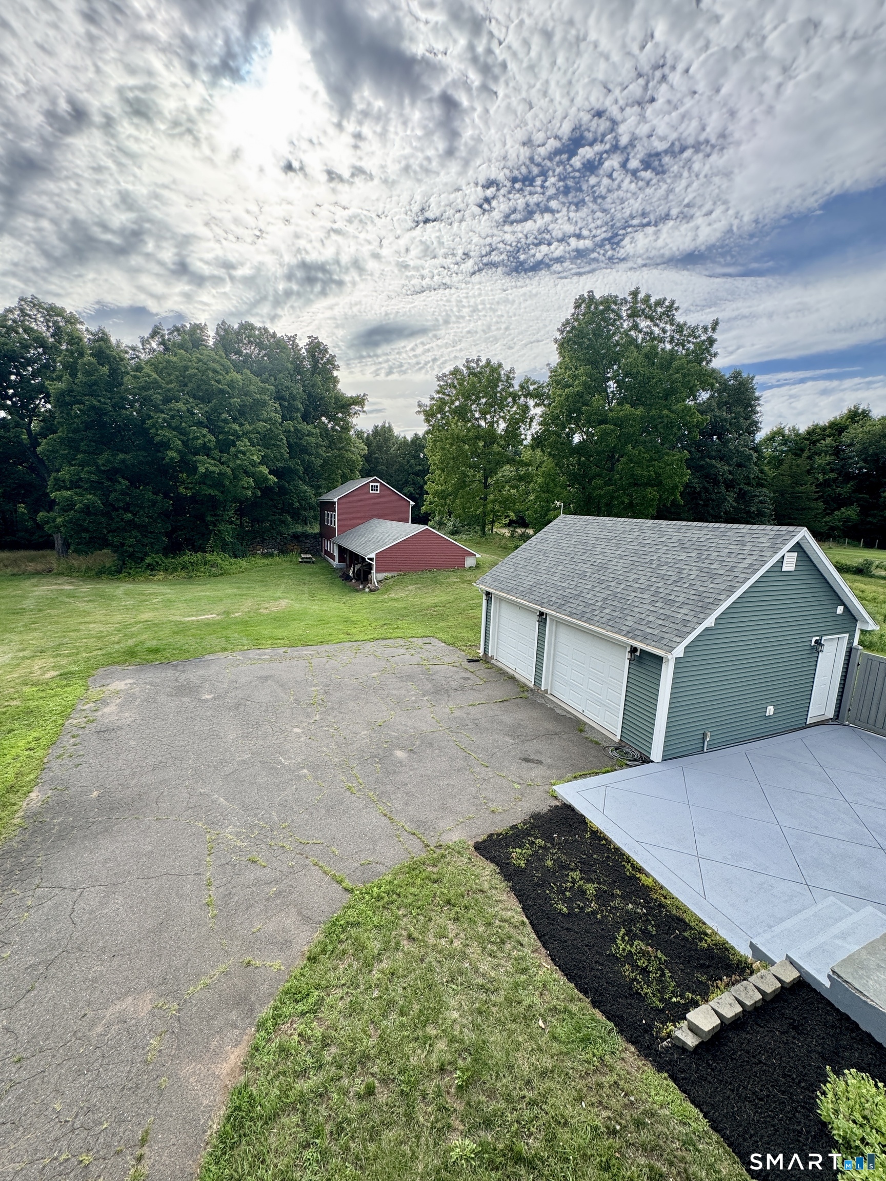 834 Bee Street Meriden, CT 06450 - Photo 12 of 33