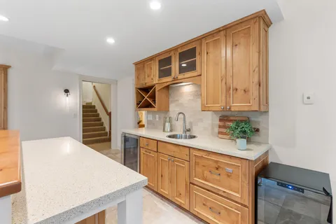 $1,995,000 | 710 Shadyview Lane North, Plymouth, MN 55447