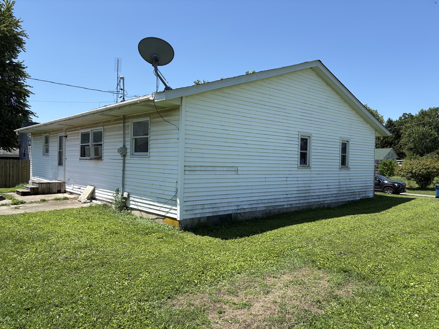 103 North High Street Ellsworth, IL 61737 - Photo 6 of 10
