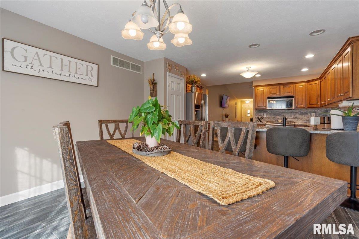 2705 Buckskin Trail Springfield, IL 62711 - Photo 16 of 36