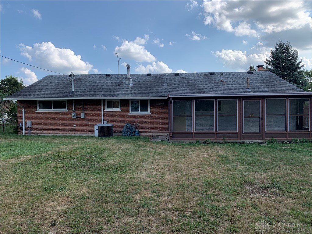 1685 West Stroop Road Kettering, OH 45439 - Photo 2 of 18 Gallery Image 2
