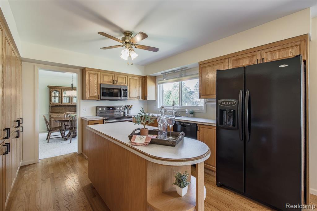 2035 Reagan Drive Rochester Hills, MI 48309 - Photo 18 of 51