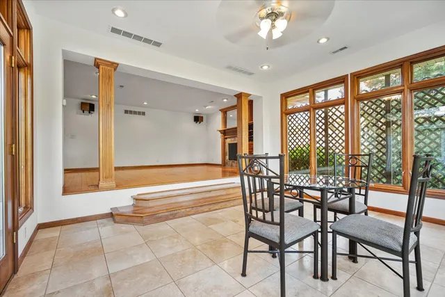 a view of a livingroom with furniture