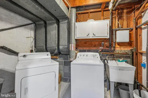 $675,000 | 2 Foxhall Court, Silver Spring, MD 20906