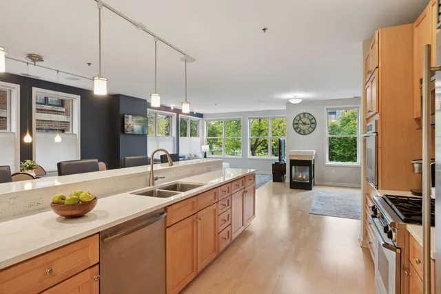 $450,000 | 471 North Sibley Street, Unit 471, St. Paul, MN 55101