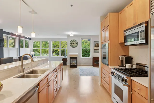 $450,000 | 471 North Sibley Street, Unit 471, St. Paul, MN 55101