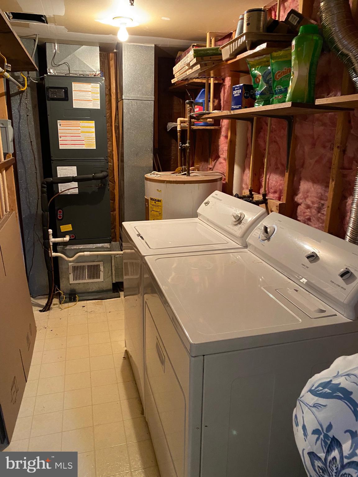 20234 Harbor Tree Road Montgomery Village, MD 20886 - Photo 17 of 23 Laundry room