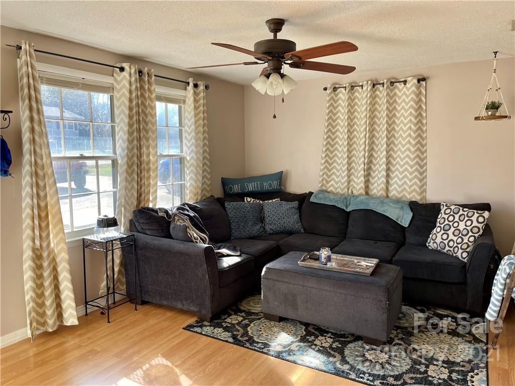 1206 Stephens Street Conover, NC 28613 - Photo 5 of 25 Gallery Image 5