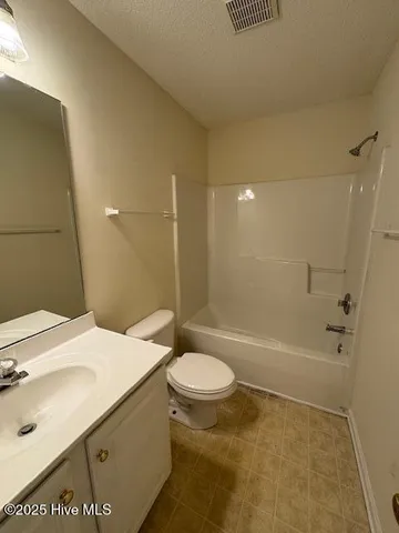 $1,450 | 4611 McClelland Drive, Unit E202, Wilmington, NC 28405