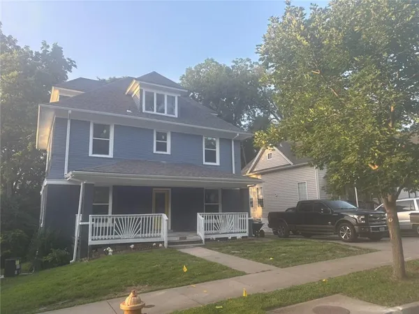 $390,000 | 1432 West Walnut Street, Independence, MO 64050