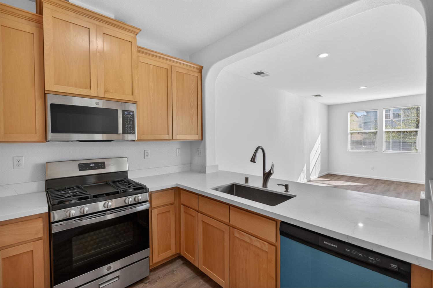 4107 Sally Ride Way Sacramento, CA 95834 - Photo 11 of 61