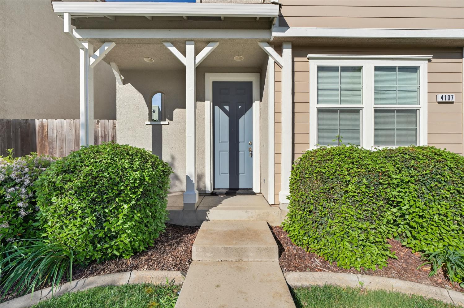4107 Sally Ride Way Sacramento, CA 95834 - Photo 3 of 61