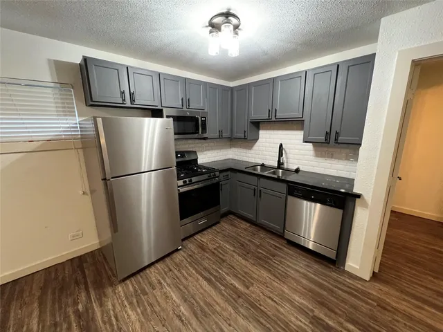 $895 | 219 Marshall Street, Unit 115, Houston, TX 77006