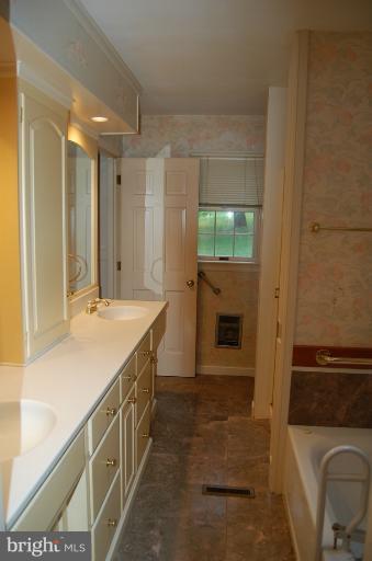 9508 Stoney Hill Road Frederick, MD 21702 - Photo 23 of 24 Bath (Master)