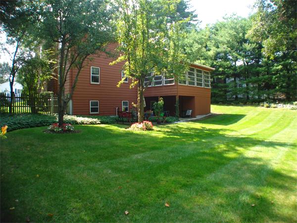 27 Clark Road Peabody, MA 01960 - Photo 4 of 23 Gallery Image 4
