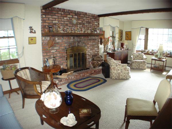27 Clark Road Peabody, MA 01960 - Photo 9 of 23 Gallery Image 9