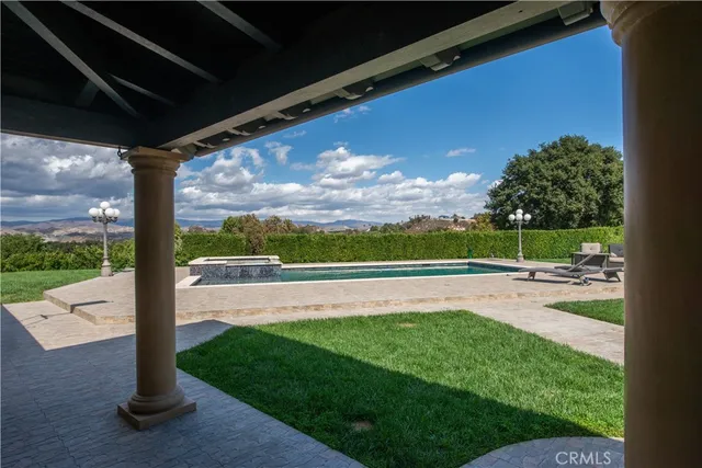 a view of a entryway door of the house