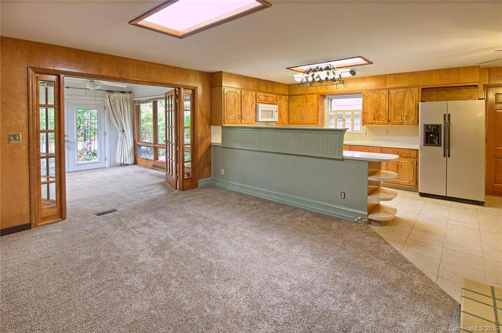 296 Balsam Road, Unit 2 Hendersonville, NC 28792 - Photo 16 of 24 Gallery Image 16