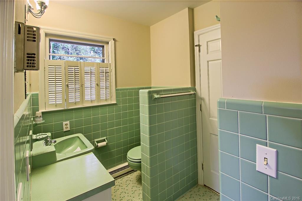 296 Balsam Road, Unit 2 Hendersonville, NC 28792 - Photo 7 of 24 Gallery Image 7