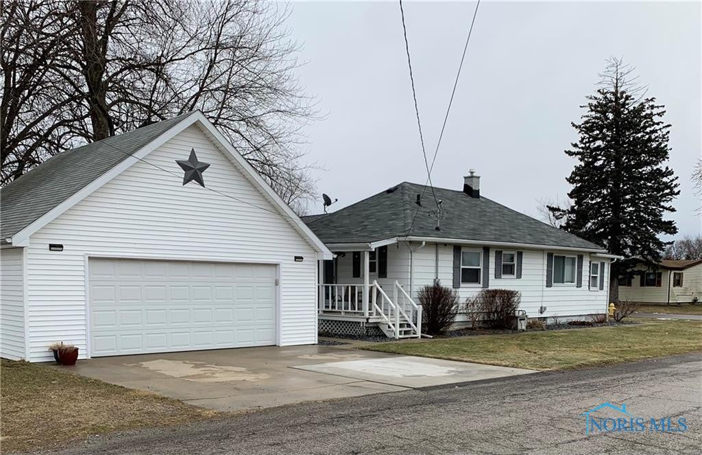 204 Windsor Road Walbridge, OH 43465 - Photo 2 of 20 Gallery Image 2