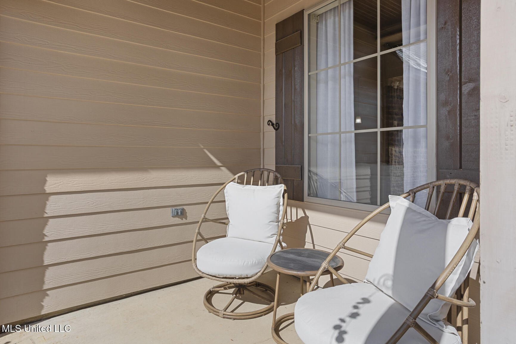 104 Mary Leigh Way Madison, MS 39110 - Photo 2 of 32 Covered Front Porch Sitting Area