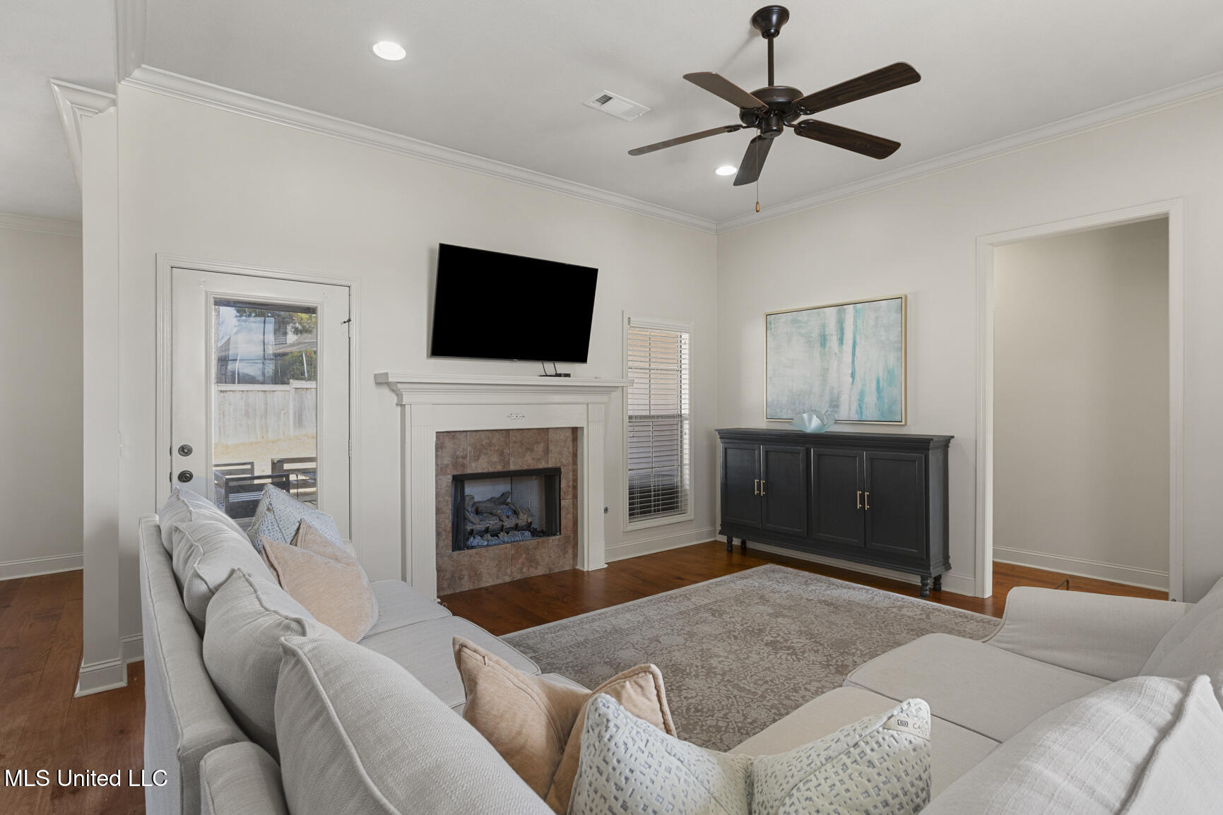 104 Mary Leigh Way Madison, MS 39110 - Photo 6 of 32 Gas Log F/P, Hardwood Floors throughout