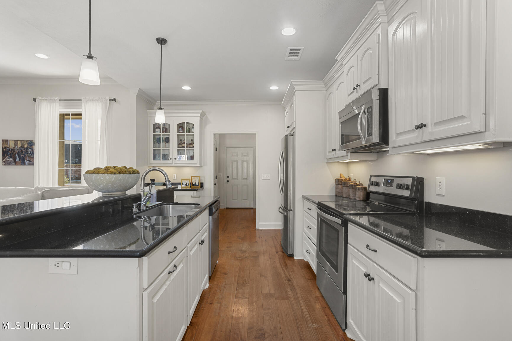 104 Mary Leigh Way Madison, MS 39110 - Photo 10 of 32 Lots of Granite Countertop Space