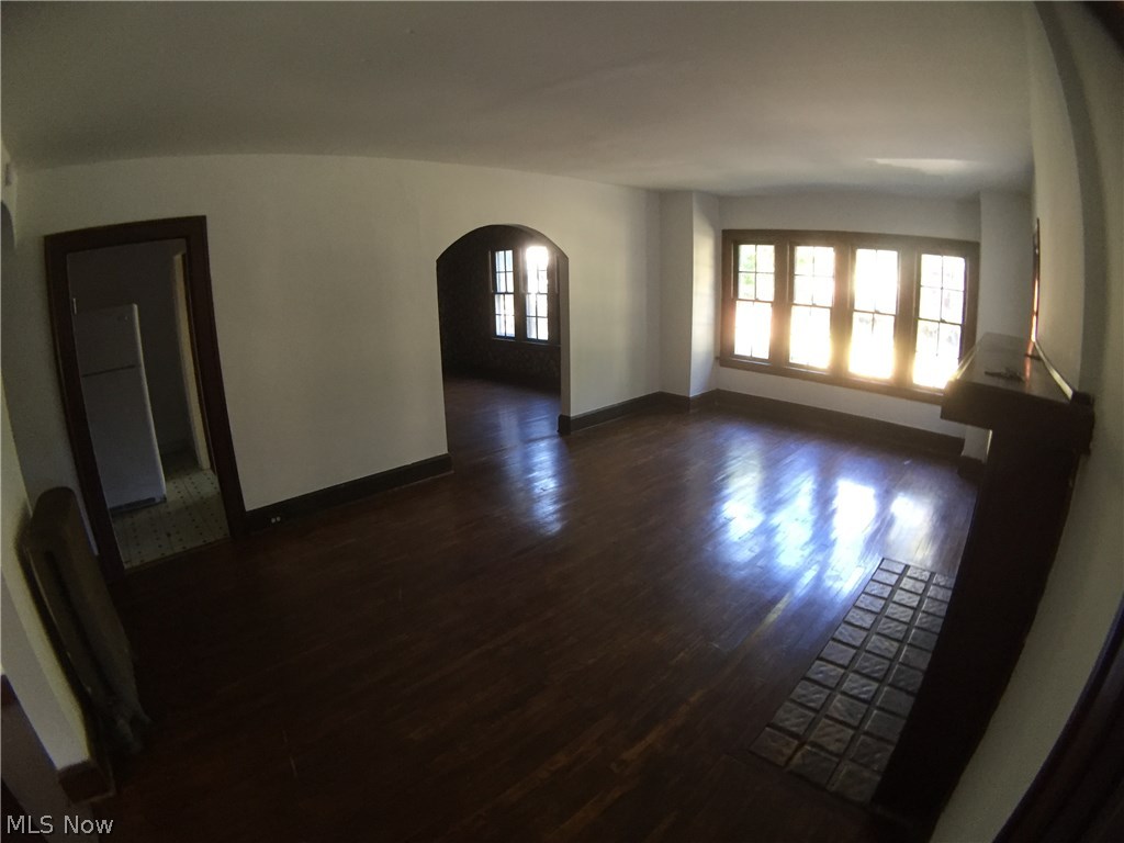 3065 East Overlook Road Cleveland, OH 44118 - Photo 18 of 24 Living room - E. Overlook side.