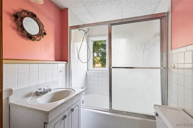 $324,900 | 383 Scribner Road, Pembroke, NY 14036