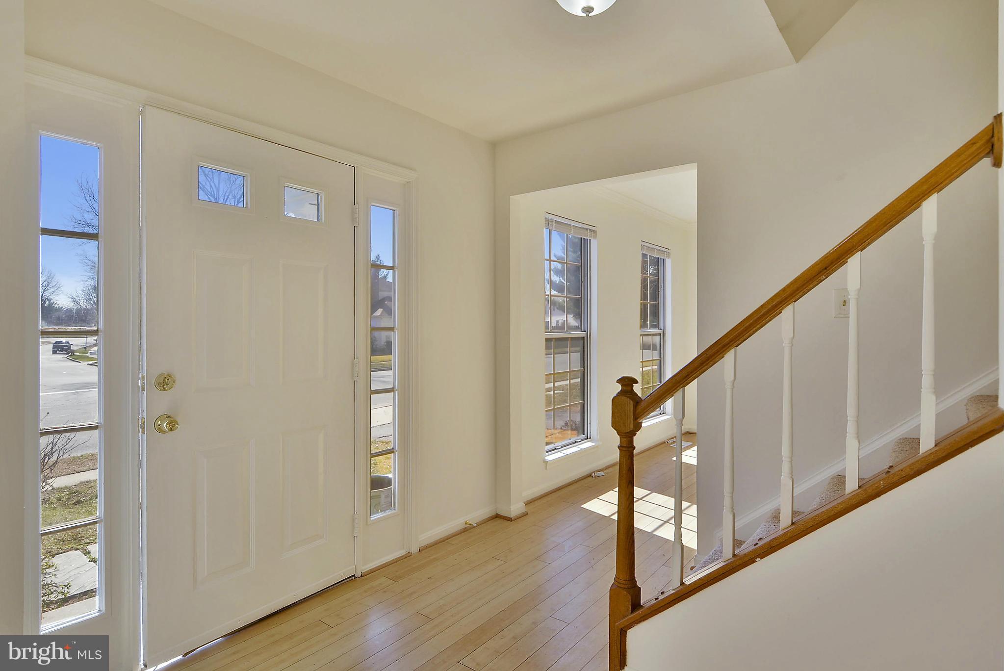 813 Pointer Ridge Drive Gaithersburg, MD 20878 - Photo 2 of 29 Interior (General)