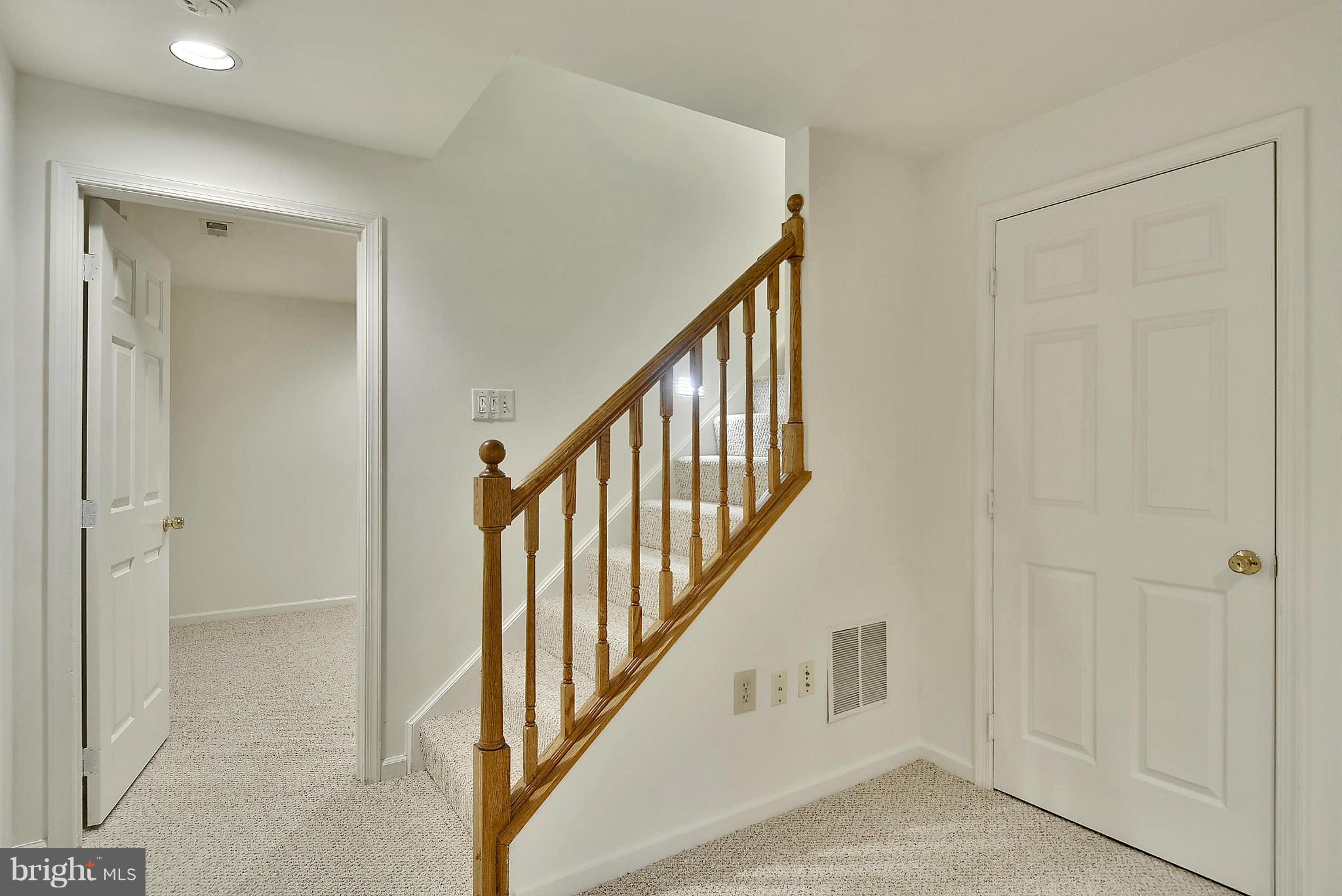 813 Pointer Ridge Drive Gaithersburg, MD 20878 - Photo 20 of 29 Interior (General)