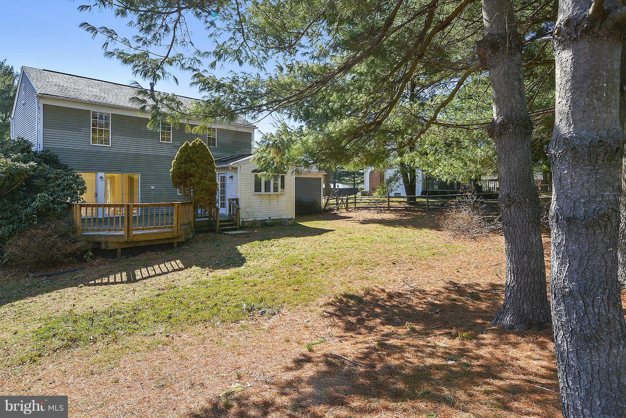 813 Pointer Ridge Drive Gaithersburg, MD 20878 - Photo 23 of 29 Exterior (Rear)