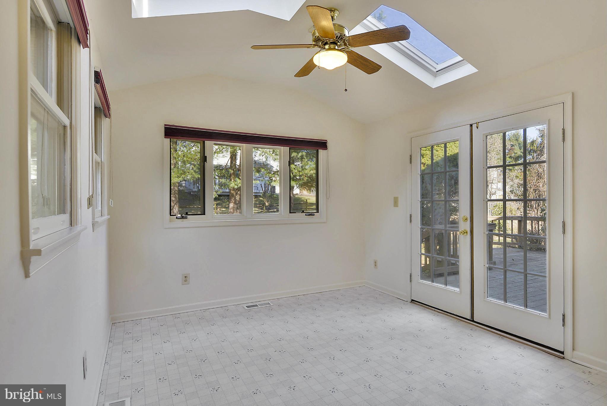 813 Pointer Ridge Drive Gaithersburg, MD 20878 - Photo 7 of 29 Interior (General)