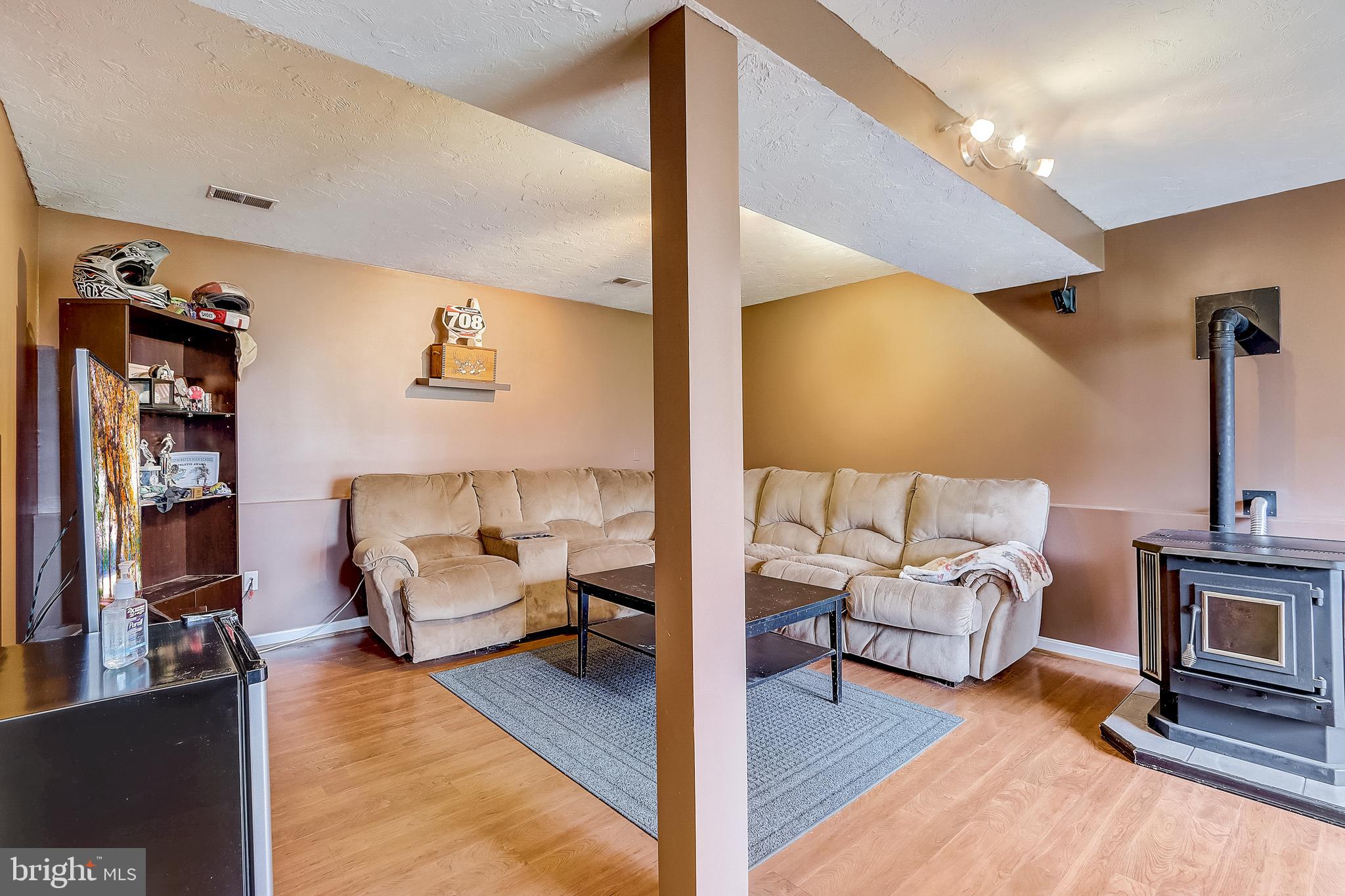 4058 Rinehart Road Westminster, MD 21158 - Photo 16 of 44 Gallery Image 16