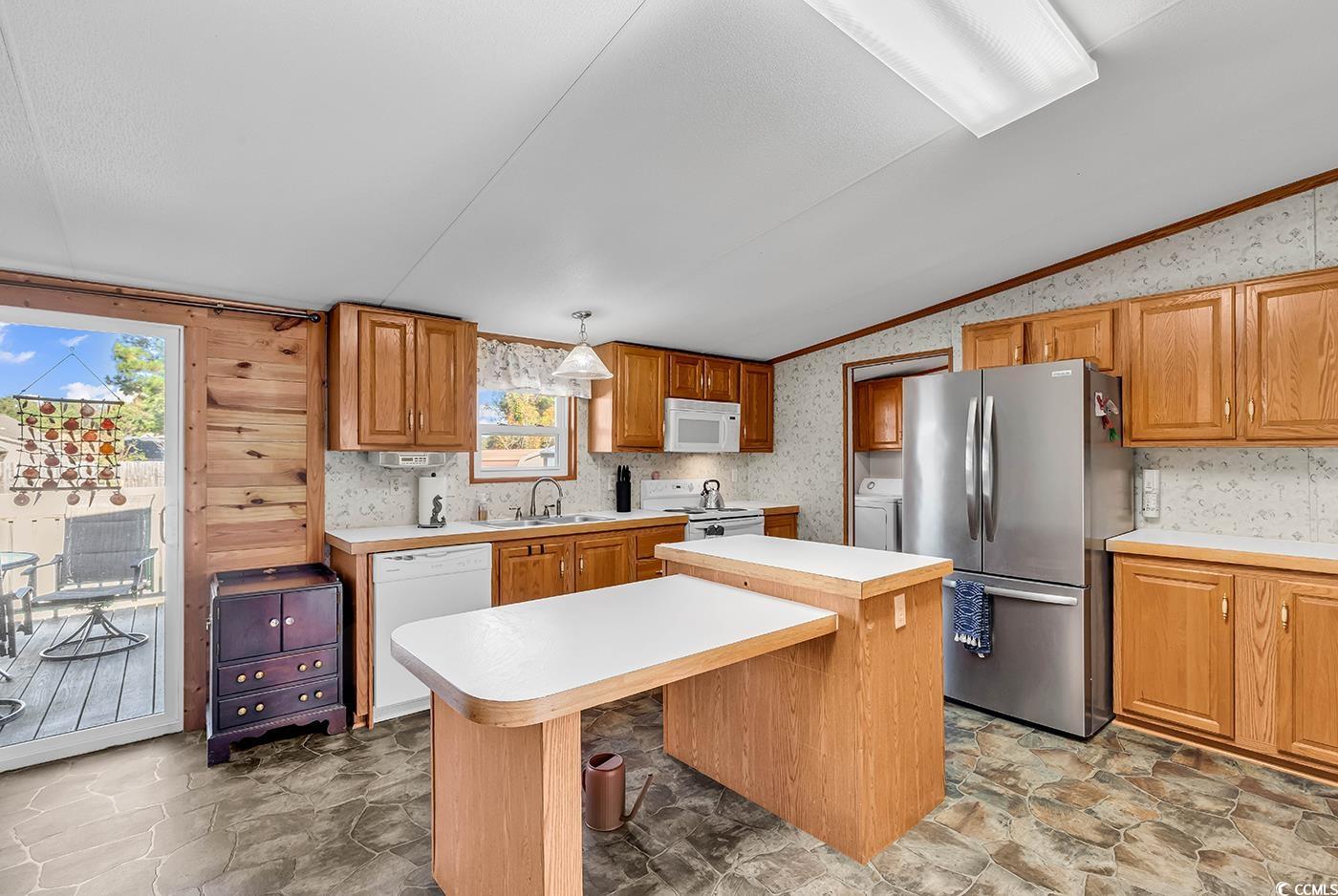 501 Topaz Avenue Little River, SC 29566 - Photo 8 of 35