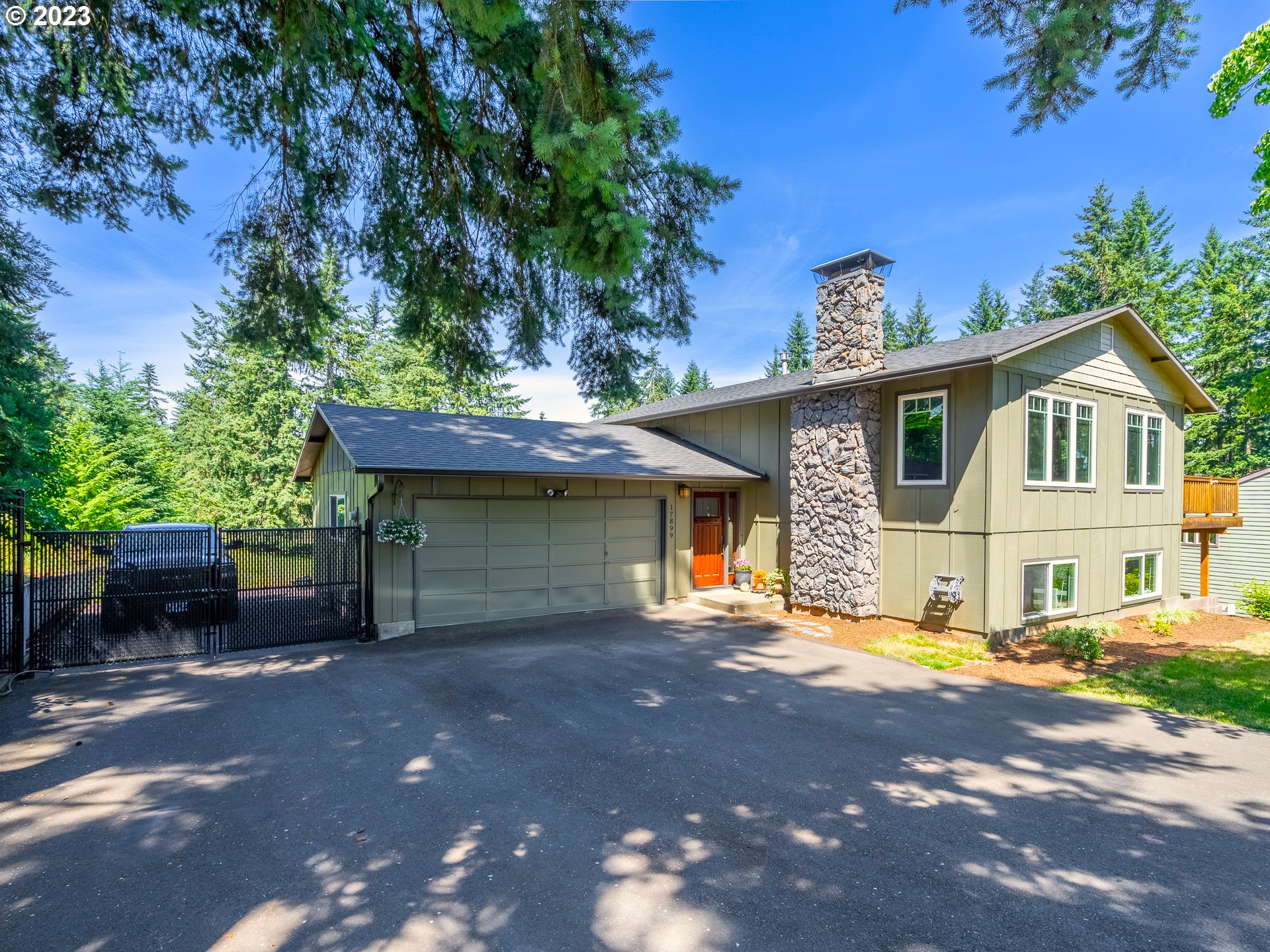 17899 Forsythe Road Oregon City, OR 97045 - Photo 2 of 32