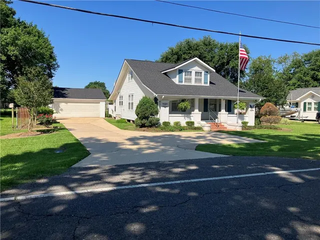 $225,000 | 177 North Airline Avenue, Gramercy, LA 70052