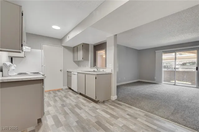 $1,200 | 5260 Mission Monterey Lane, Unit 102, Las Vegas, NV 89107