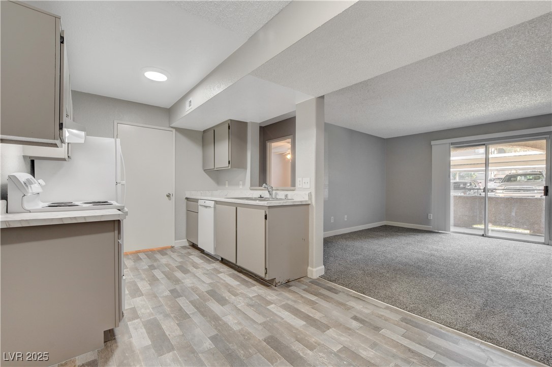 5260 Mission Monterey Lane, Unit 102 Las Vegas, NV 89107 - Photo 15 of 44