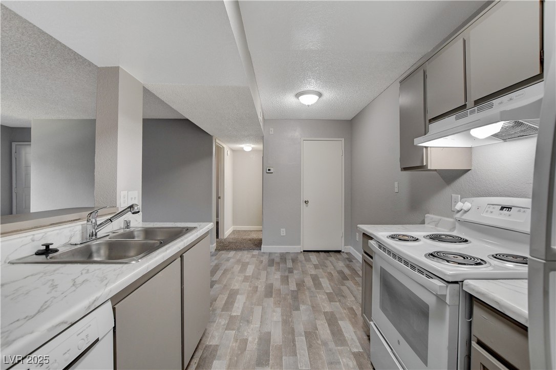 5260 Mission Monterey Lane, Unit 102 Las Vegas, NV 89107 - Photo 19 of 44