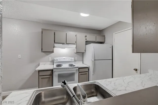 $1,200 | 5260 Mission Monterey Lane, Unit 102, Las Vegas, NV 89107
