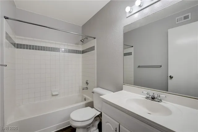 $1,200 | 5260 Mission Monterey Lane, Unit 102, Las Vegas, NV 89107