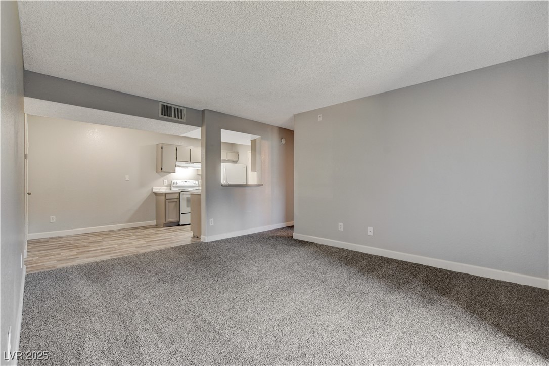 5260 Mission Monterey Lane, Unit 102 Las Vegas, NV 89107 - Photo 7 of 44