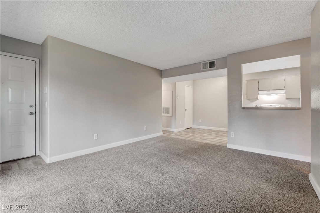 5260 Mission Monterey Lane, Unit 102 Las Vegas, NV 89107 - Photo 8 of 44