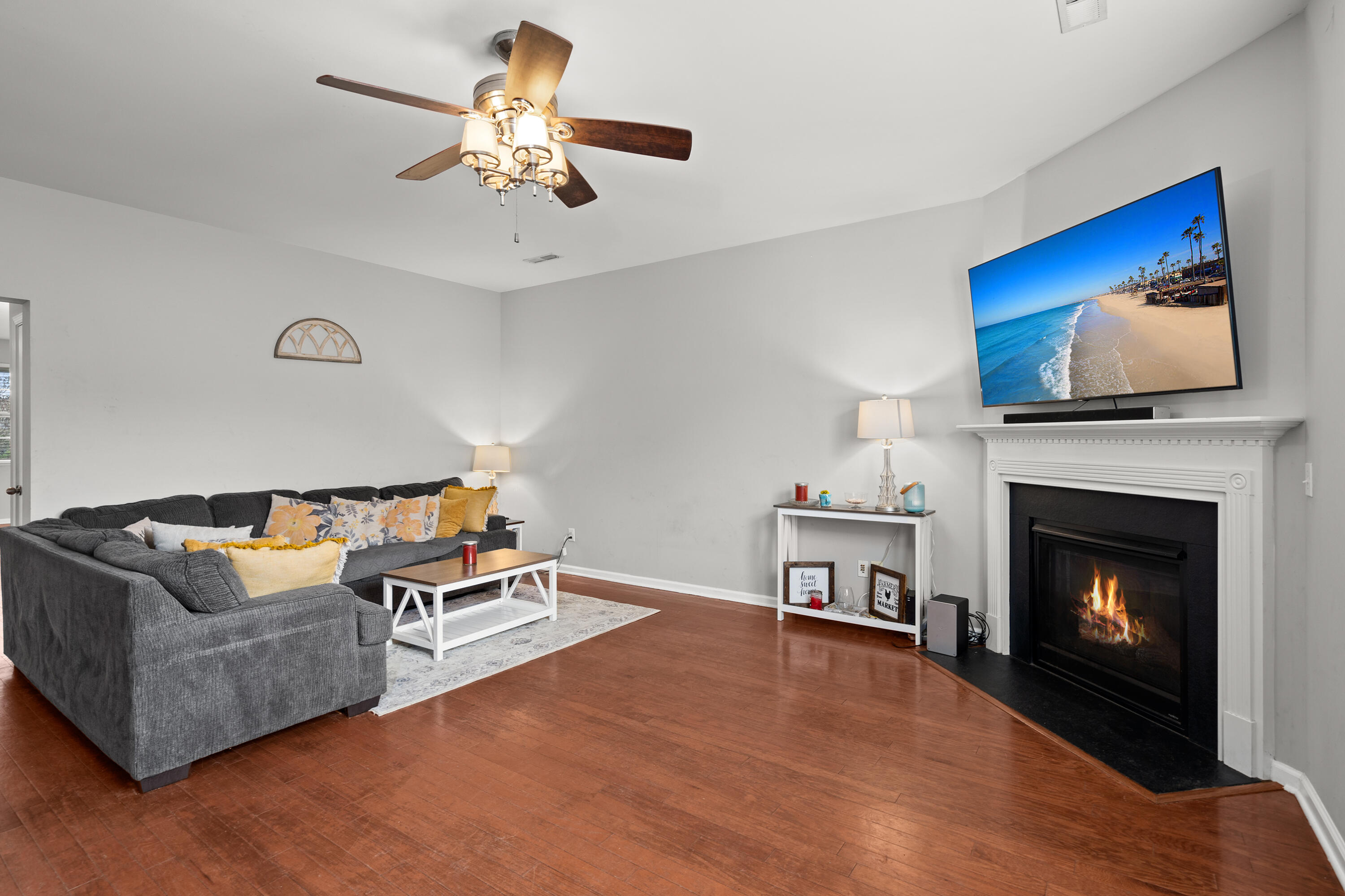 202 Decatur Drive Summerville, SC 29486 - Photo 17 of 78 Living room