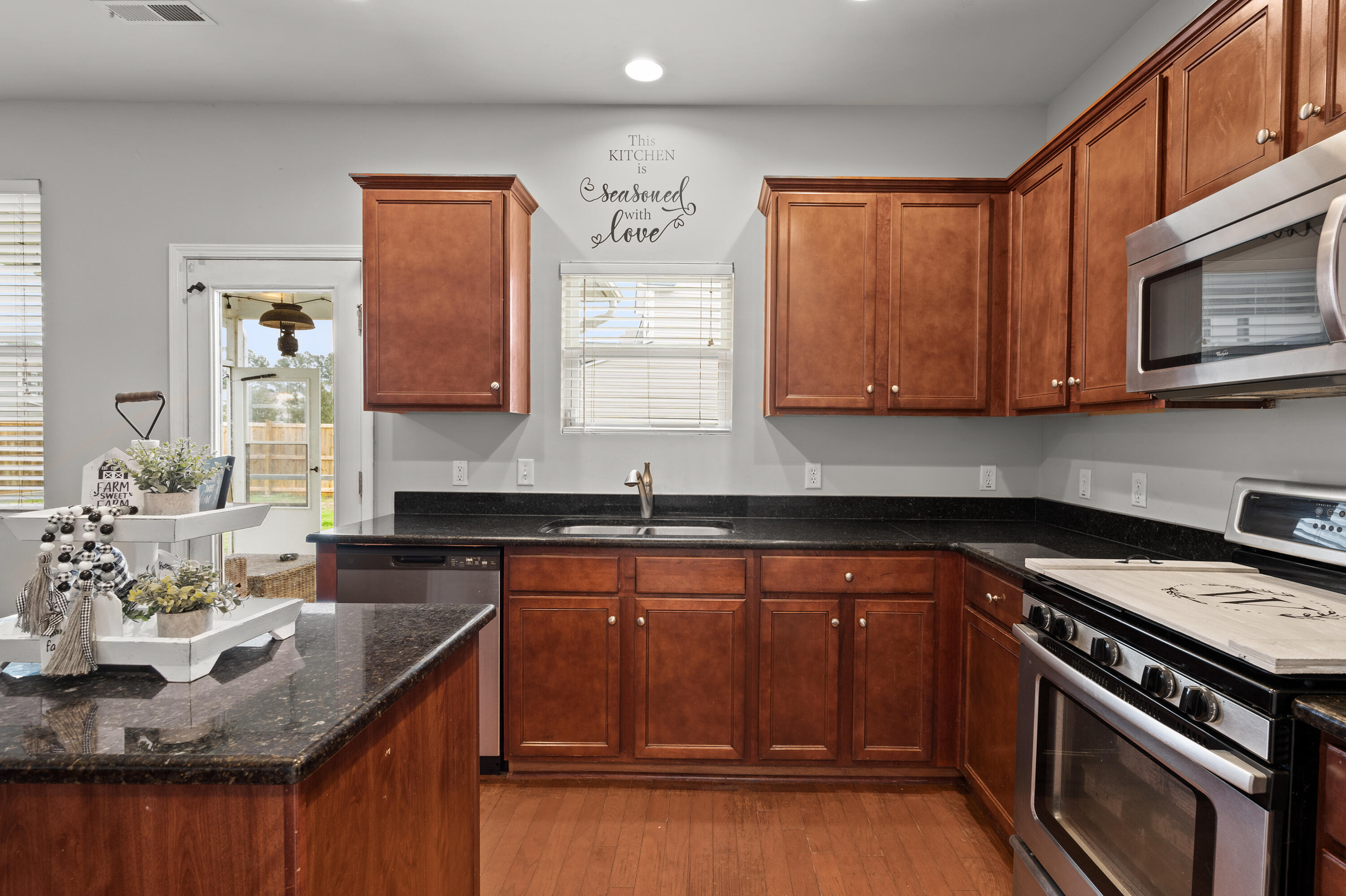 202 Decatur Drive Summerville, SC 29486 - Photo 26 of 78 Kitchen