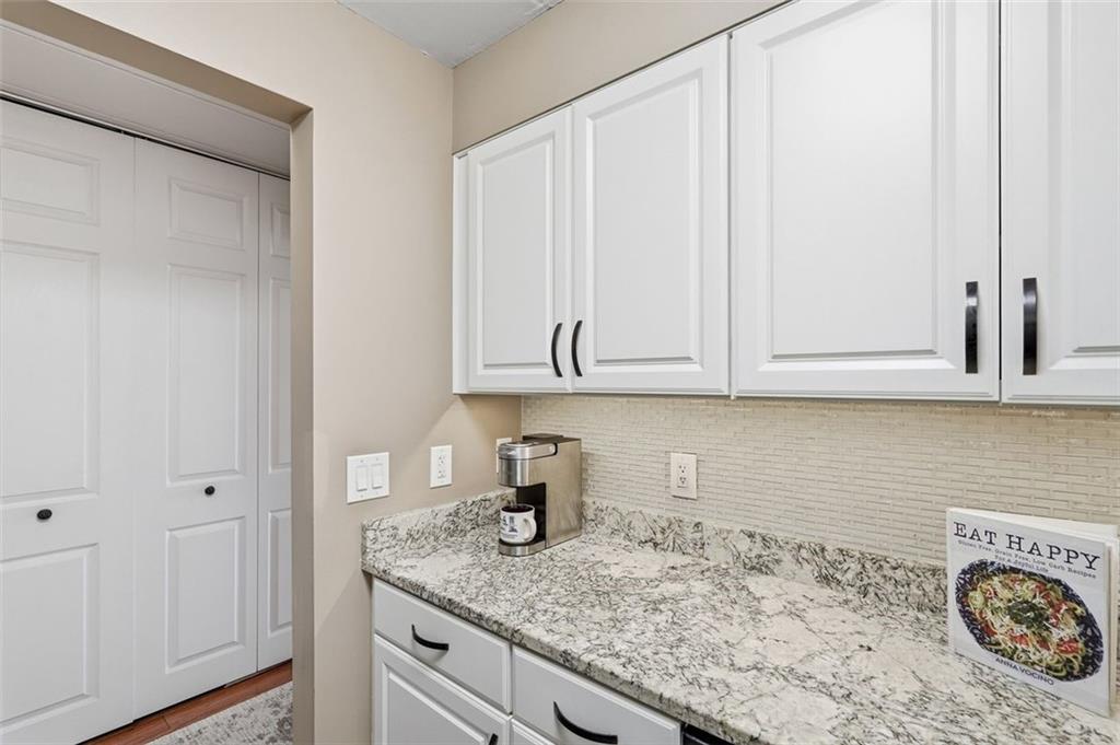 5 Bayard Road, Unit 520 Pittsburgh, PA 15213 - Photo 11 of 25 Gallery Image 11