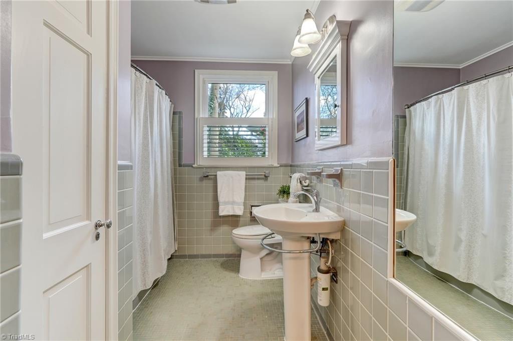 202 Kemp Road West Greensboro, NC 27410 - Photo 28 of 50 Gallery Image 28