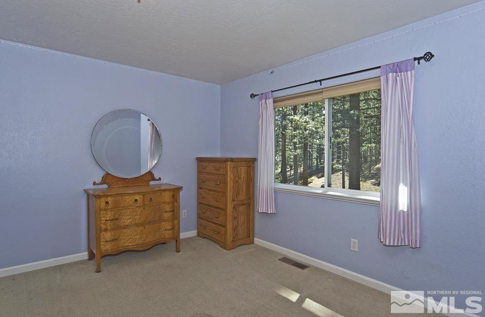 130 Sawmill Road Markleeville, CA 96120 - Photo 23 of 32 a living room with furniture